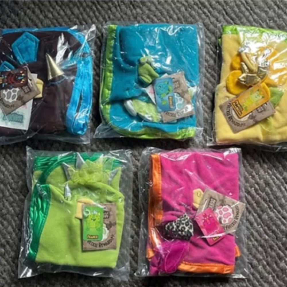 ⭐️NWT⭐️ Snugaboo Wearable Blanket for Little Kids BRAND NEW, SEALED